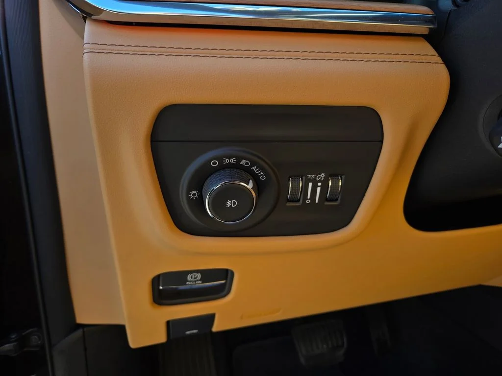 Used 2024 Black Jeep Summit image 16