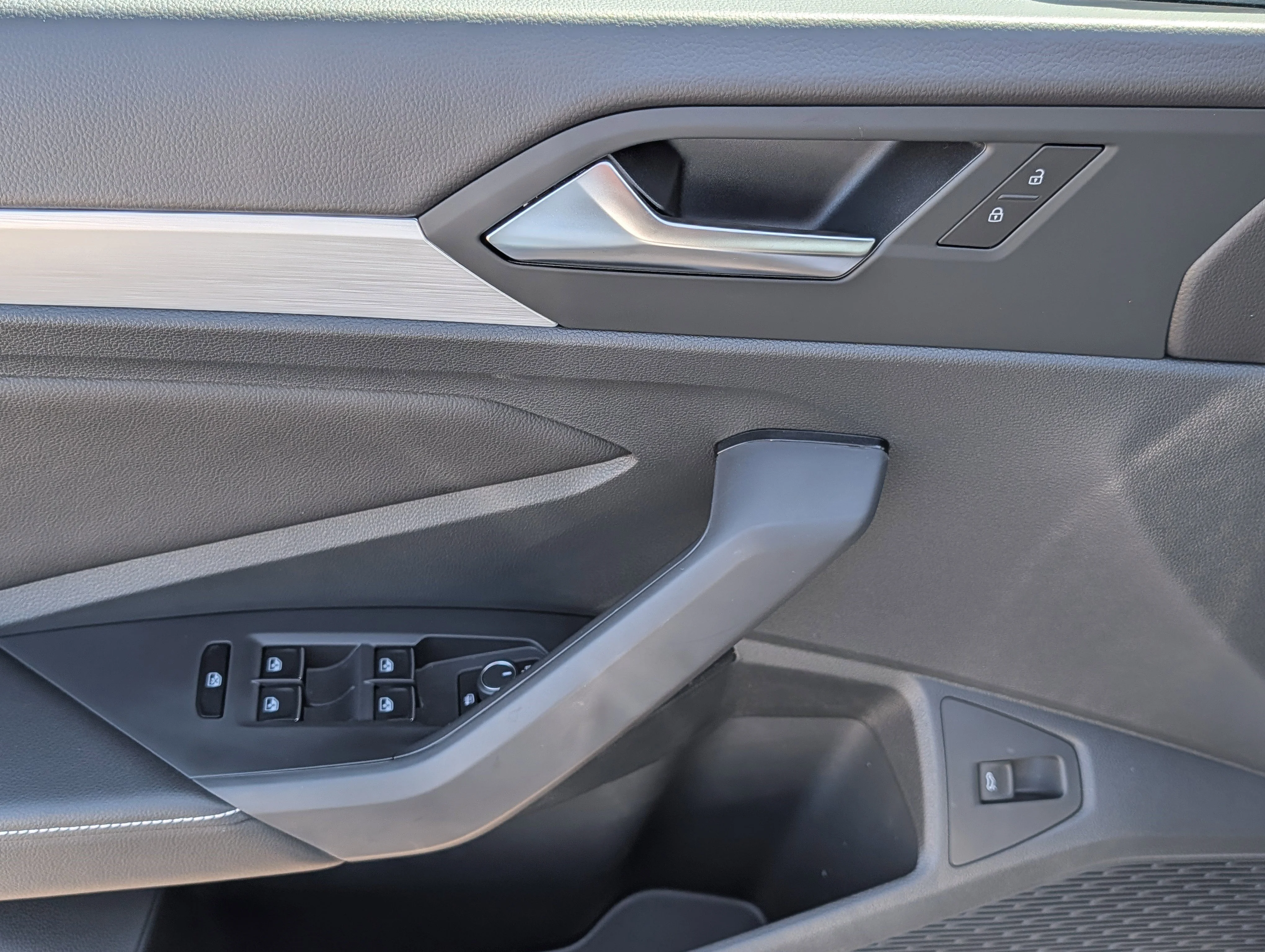 New 2026 Pure White Volkswagen S image 10