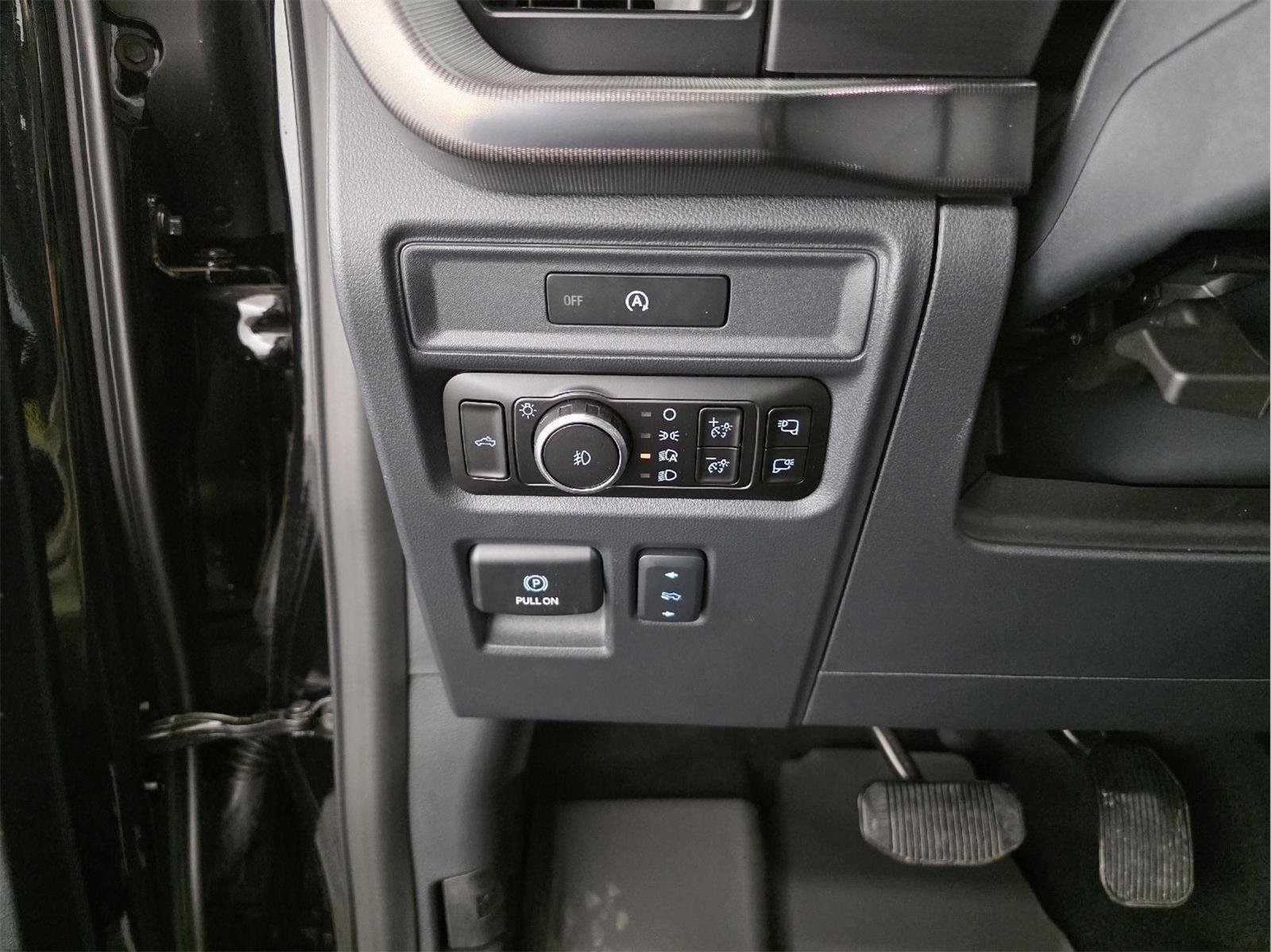 New 2025 Agate Black Metallic Ford Lariat® image 30