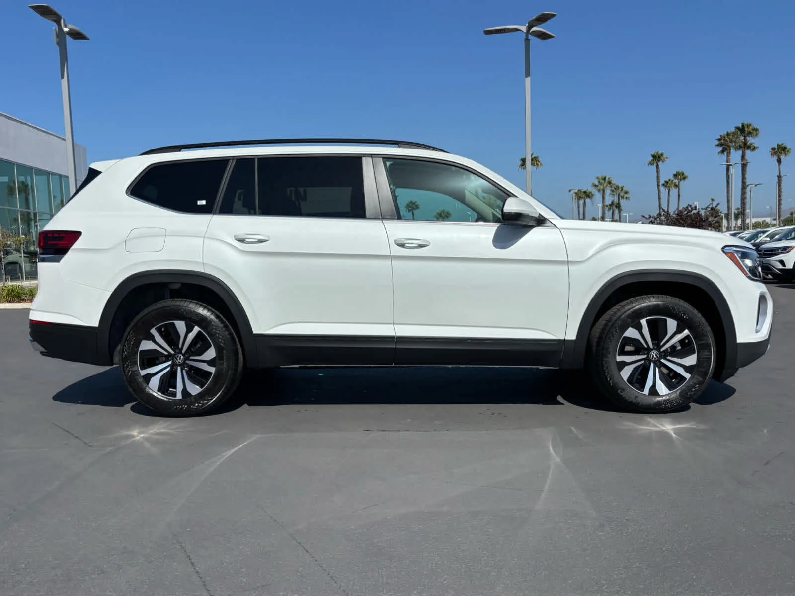 New 2026 OPAL WHITE Volkswagen 2.0T SE image 2