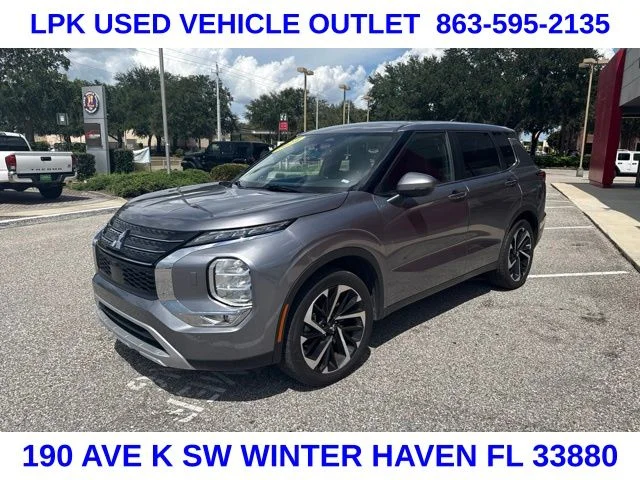 Used 2024  Mitsubishi SE image 7