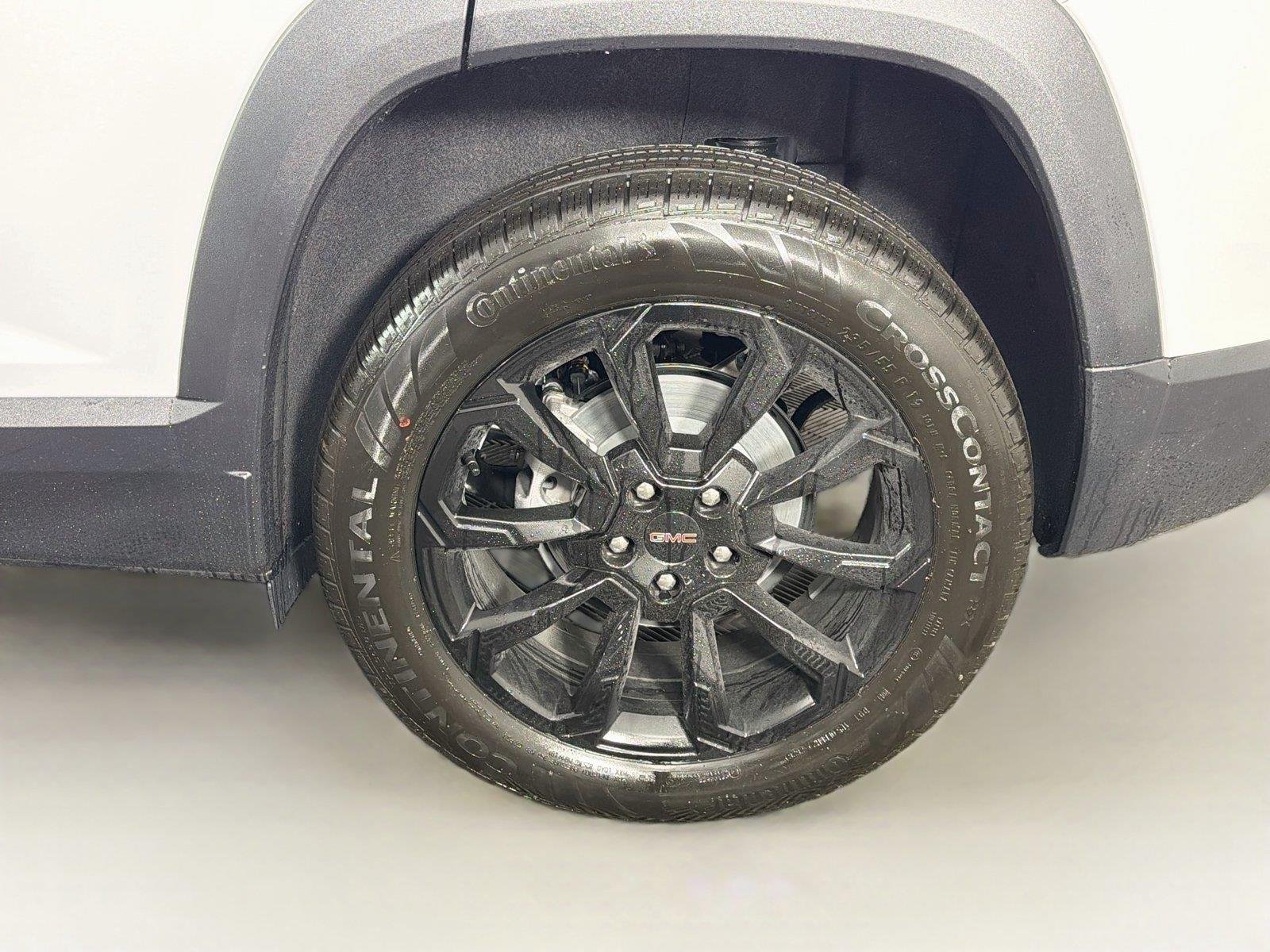 New 2027 Summit White GMC Elevation image 36
