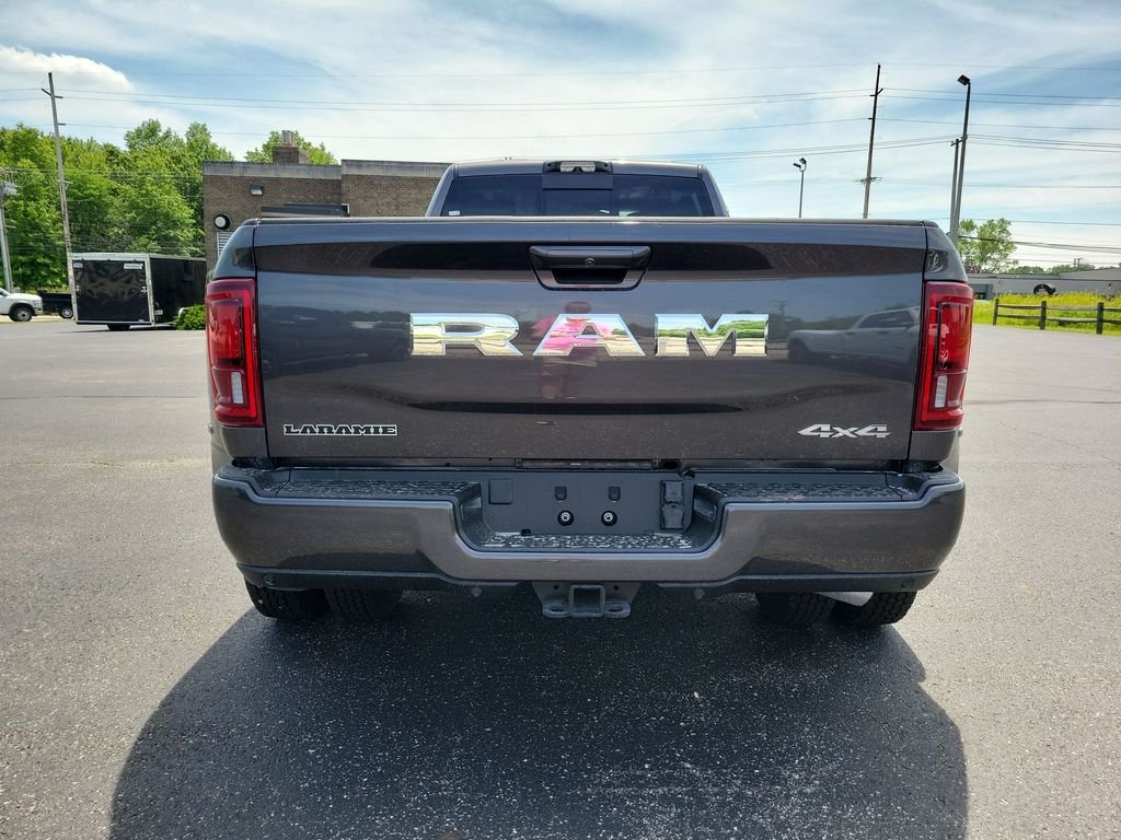 New 2026 Granite Crystal Metallic Clear-Coat Exterior Paint RAM Laramie image 6
