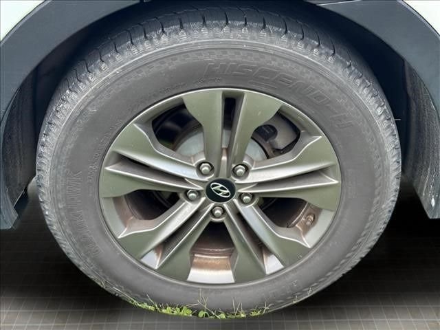 Used 2016 White Hyundai 2.4 Base image 20