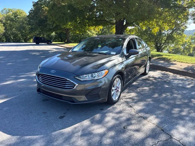 Used 2019 Gray Ford SE image 3