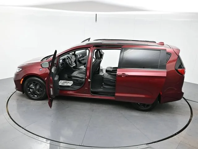 Used 2021 Velvet Red Pearlc Chrysler Hybrid Limited image 40