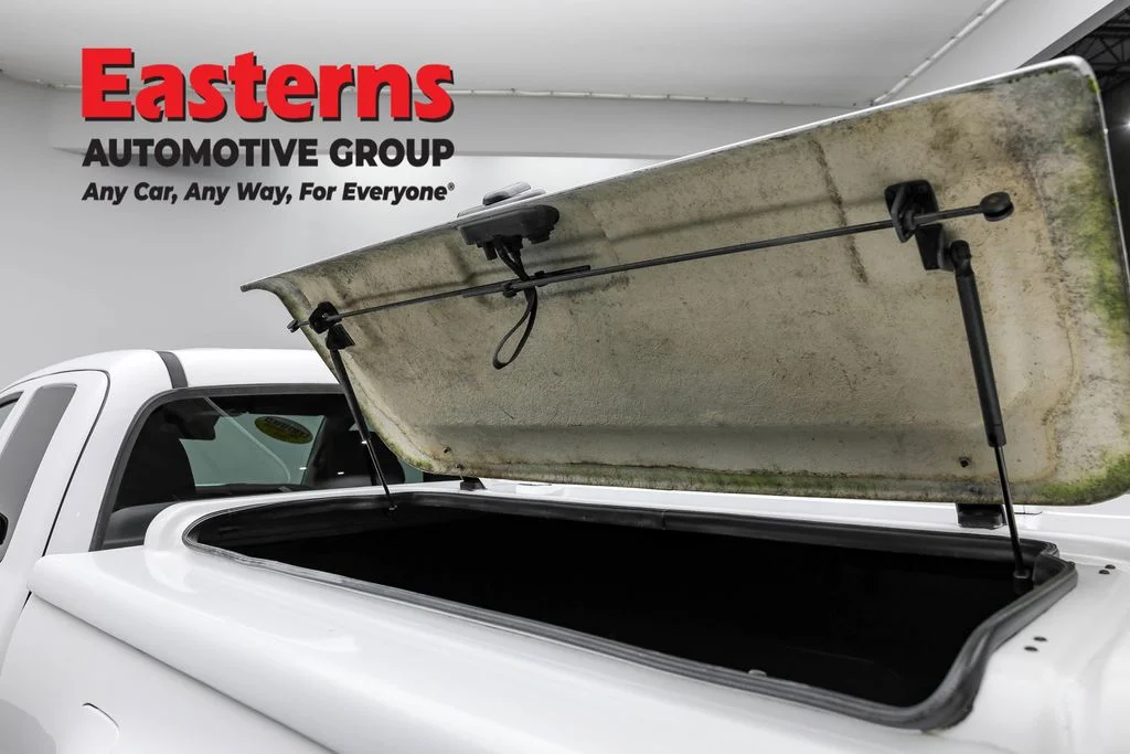 Used 2019 White Toyota SR image 20