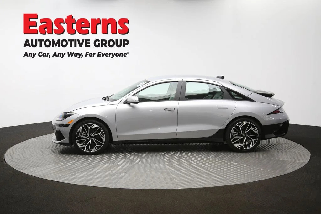 Used 2023 Silver Hyundai SEL image 59