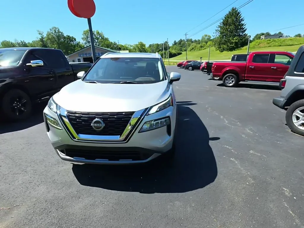 2023 Nissan Rogue SL AWD's photo