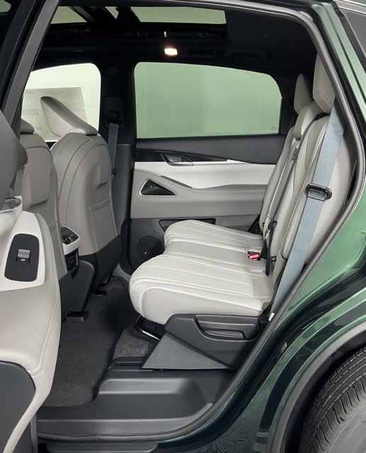 New 2027 DEEP EMERALD INFINITI Sport AWD image 18