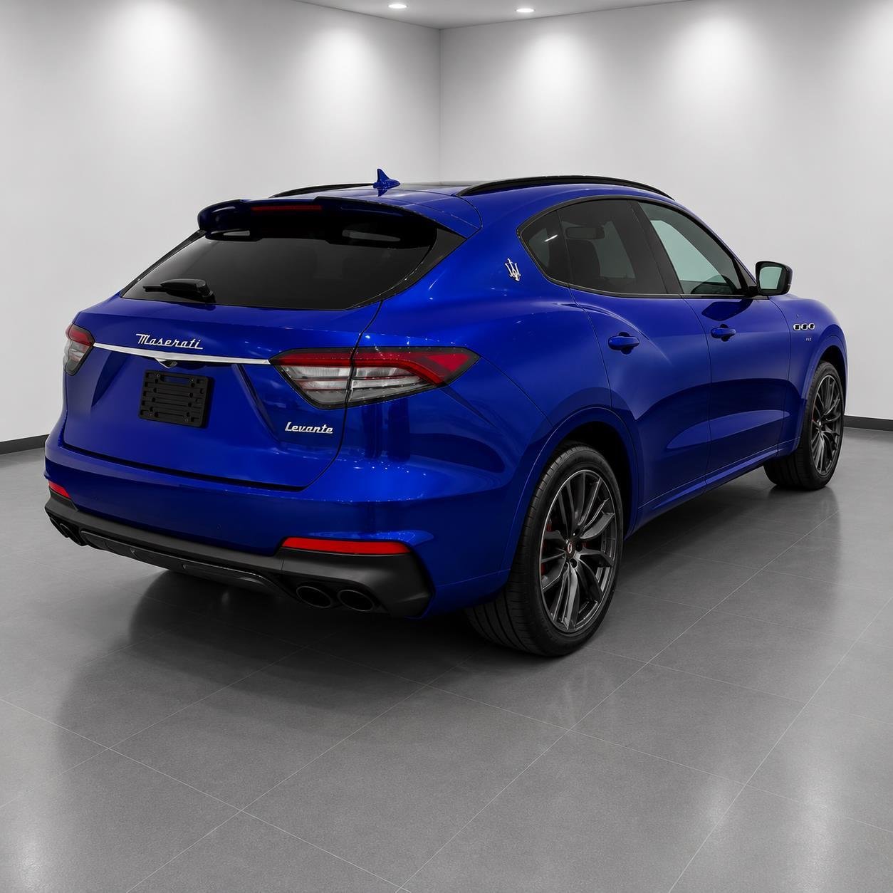 Used 2022 Blu Emozione Metallic Maserati Modena image 5