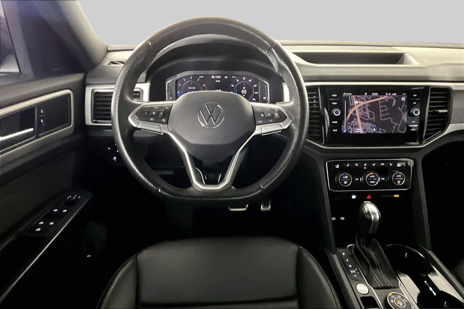 Used 2022 DEEP BLACK PEARL EFFECT Volkswagen 3.6L V6 SEL R-Line Black image 6
