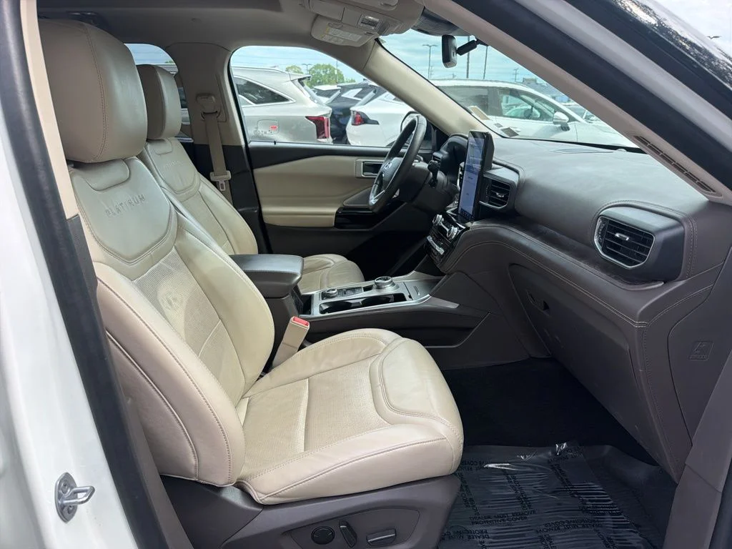 Used 2023 White Ford Platinum image 36
