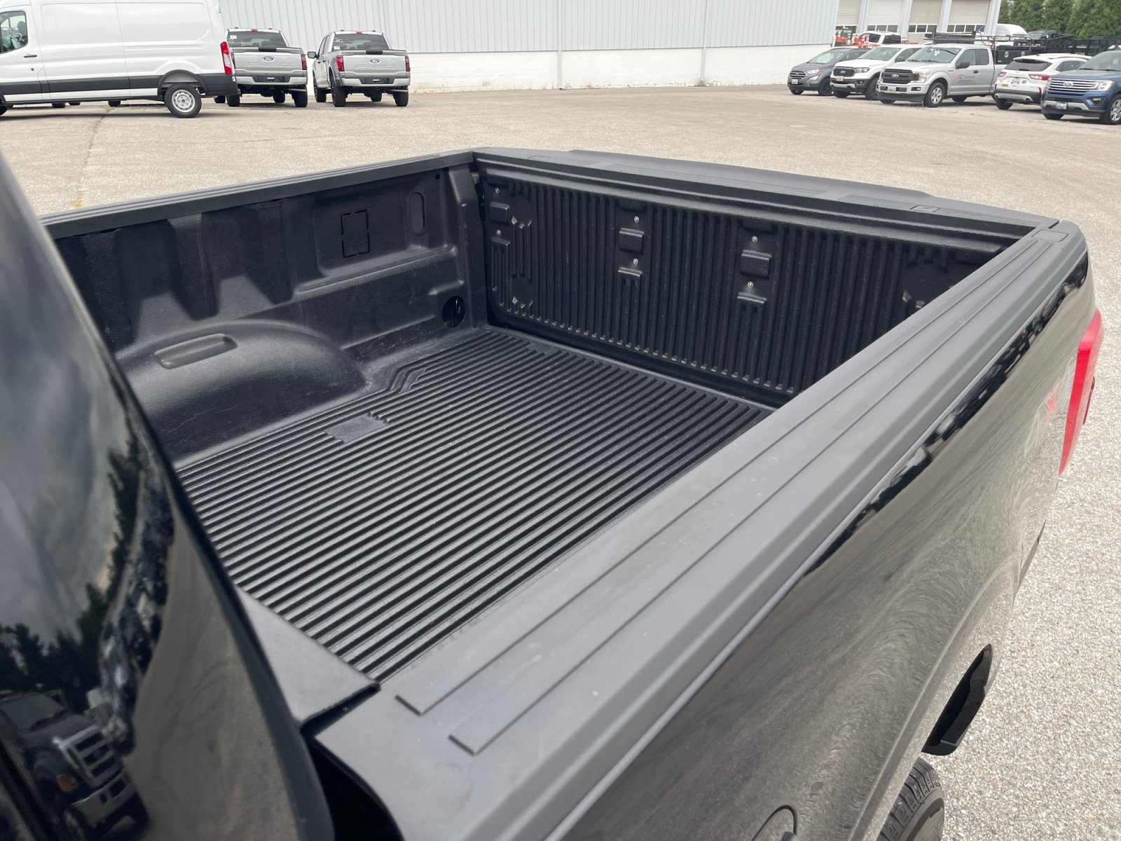 2023 Ford F-150 Platinum - Photo 17