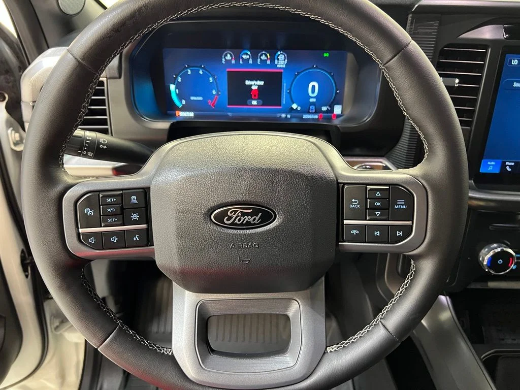 Used 2025 White Ford Lariat image 19