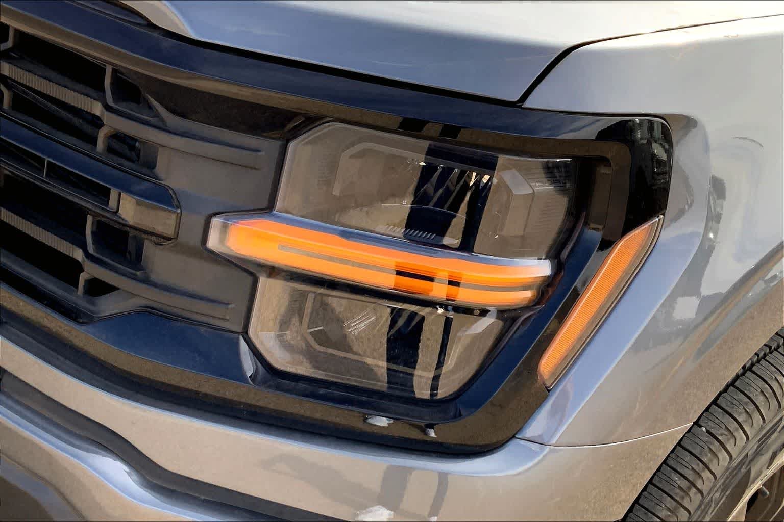 New 2026 Carbonized Gray Metallic Ford XLT image 13