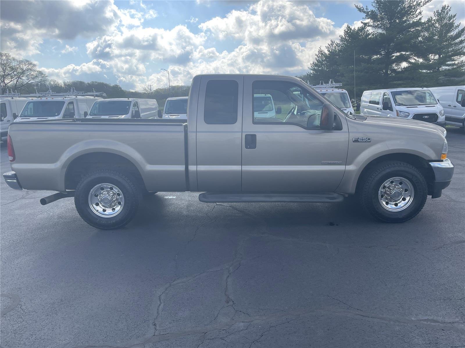 Used 2004 Ford F-250 Super Duty Lariat with VIN 1FTNX20P74EA22869 for sale in East Peoria, IL