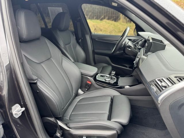 Used 2024 Dark Graphite BMW M40i image 21