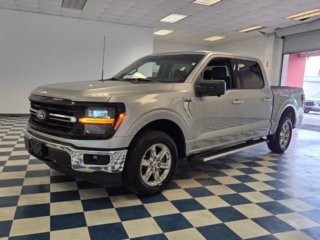 Used 2024 Silver Ford XLT image 3