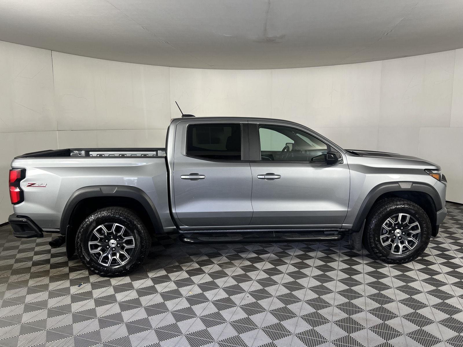 Used 2024 Sterling Gray Metallic Chevrolet 4WD Z71 image 28