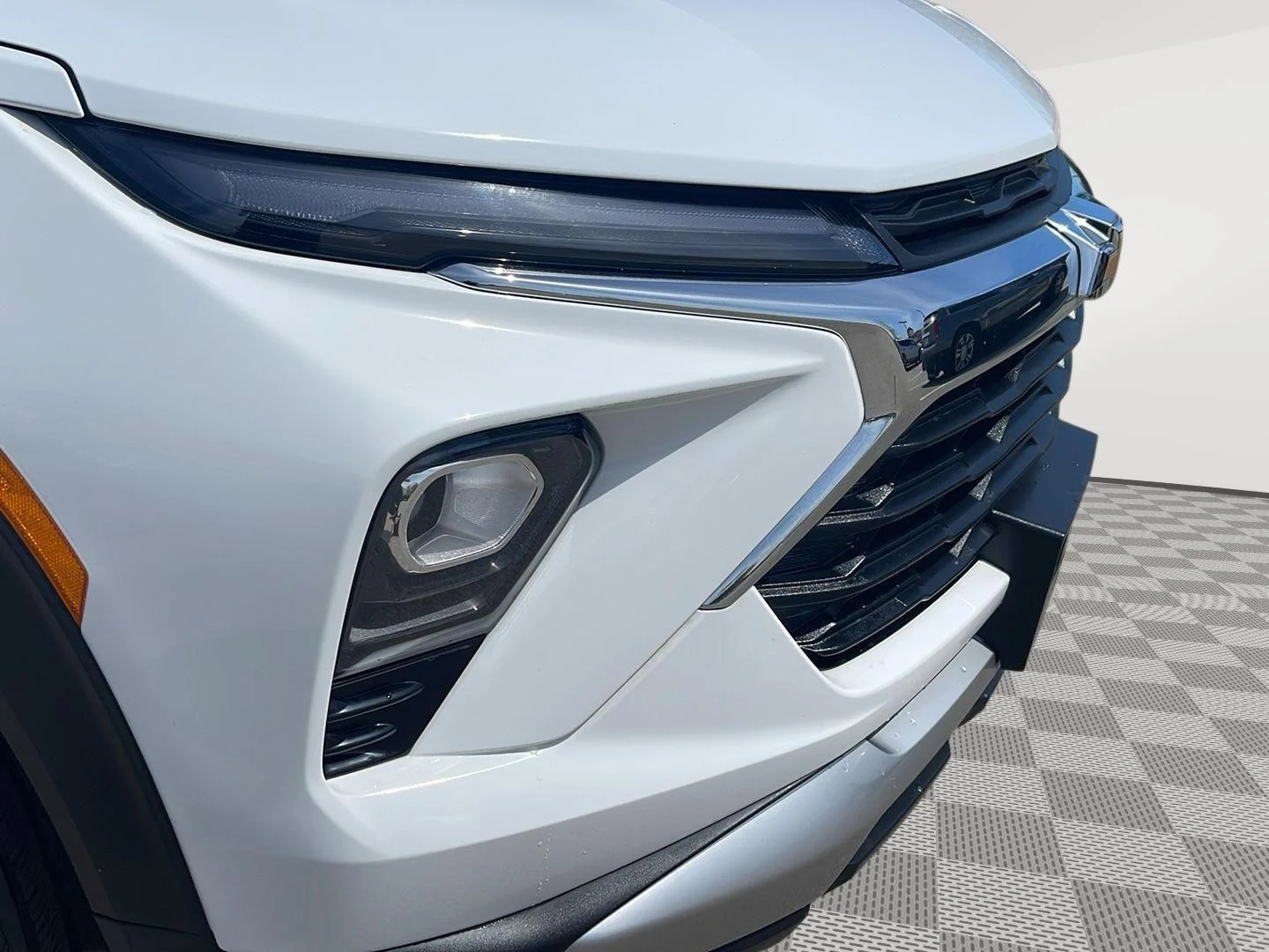 Used 2025 Summit White Chevrolet LT image 11