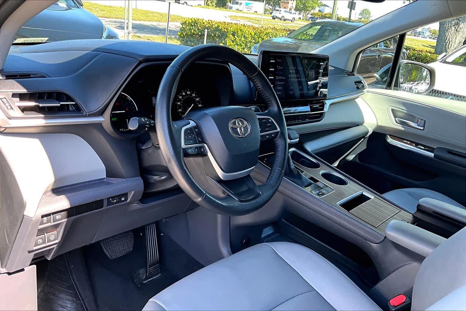 Used 2024 Predawn Gray Mica Toyota XLE image 18