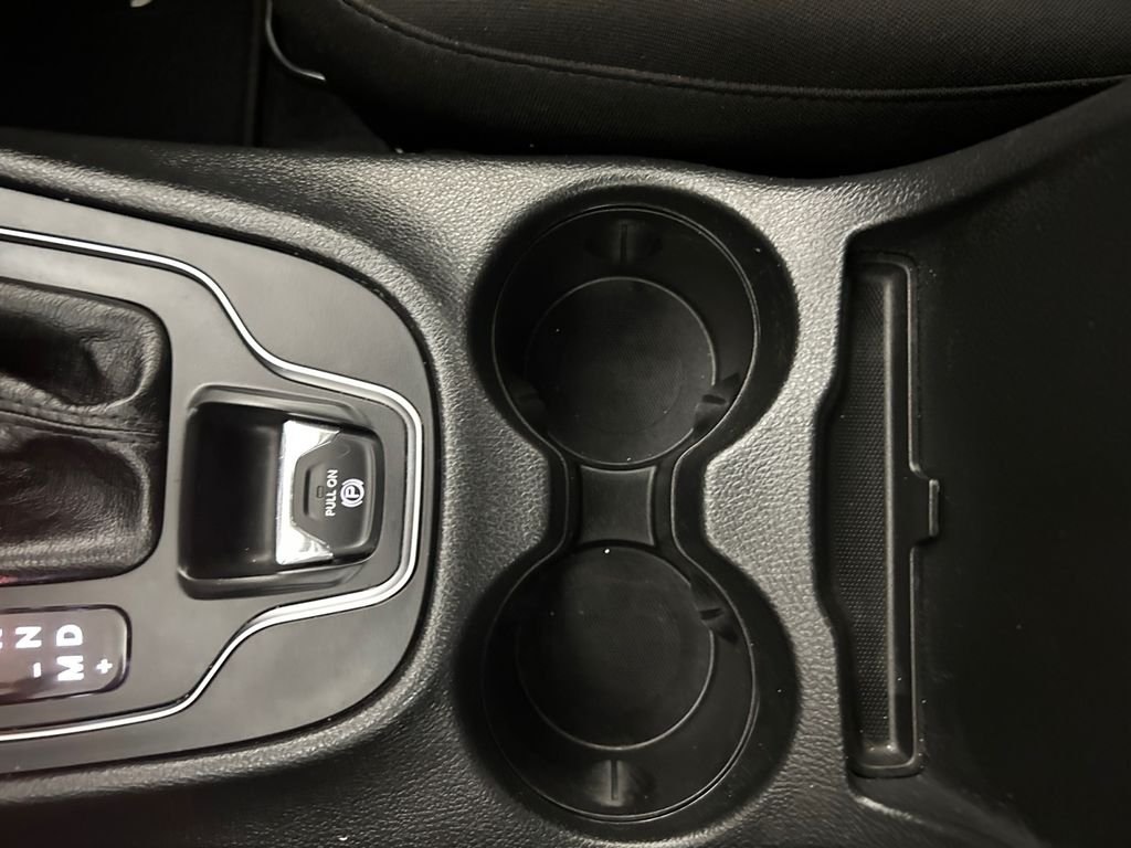 Used 2019 Red Jeep Latitude image 23