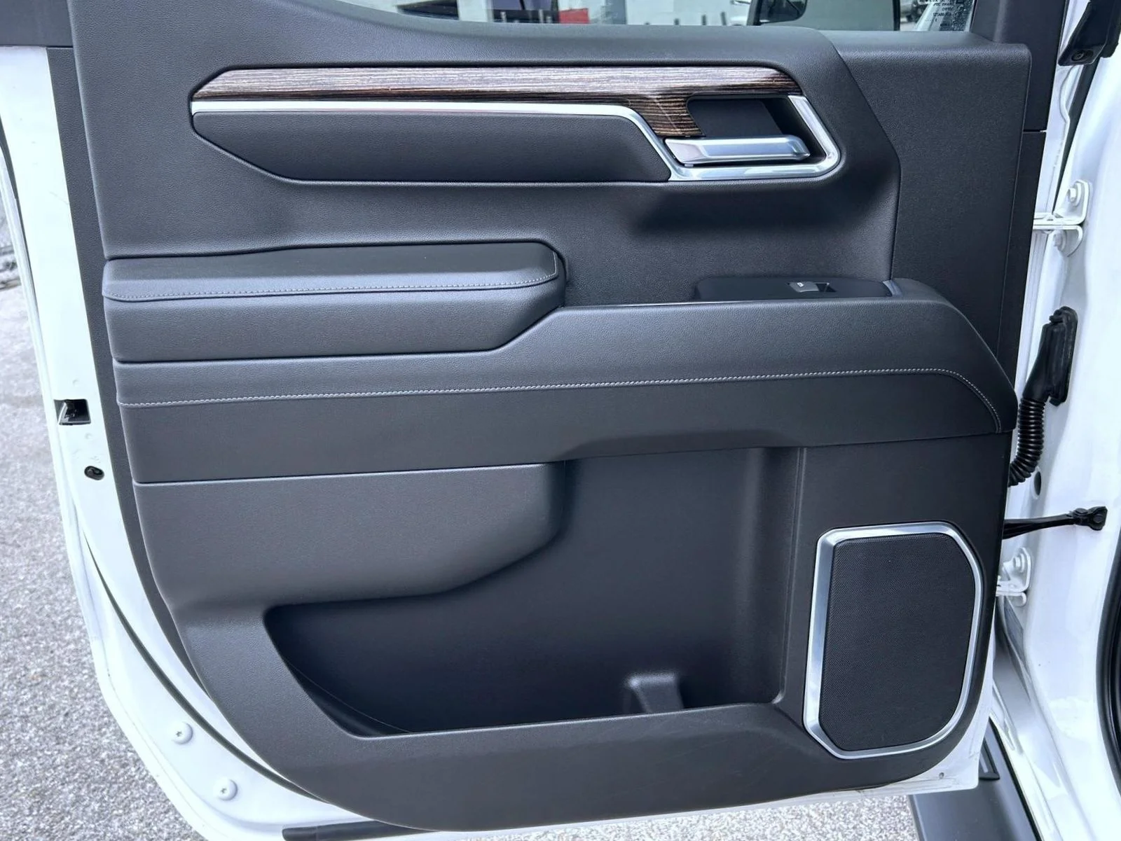 Certified Used 2022 White GMC Elevation image 20