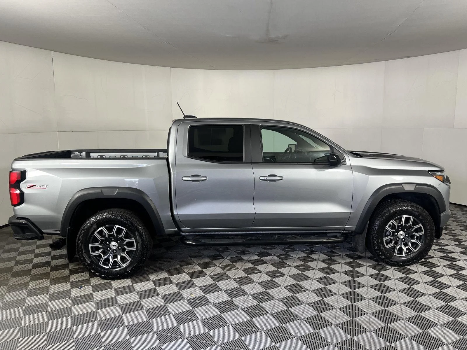 Used 2024 Sterling Gray Metallic Chevrolet Z71 image 28