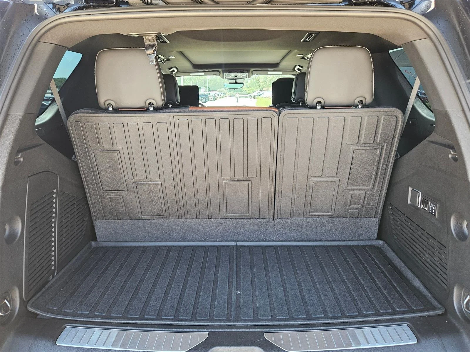 Used 2024 Onyx Black GMC Denali Ultimate image 29