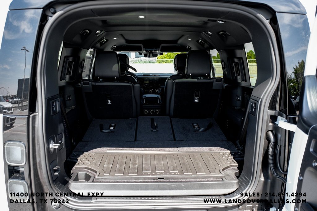 New 2026 Fuji White Land Rover X-Dynamic SE image 52