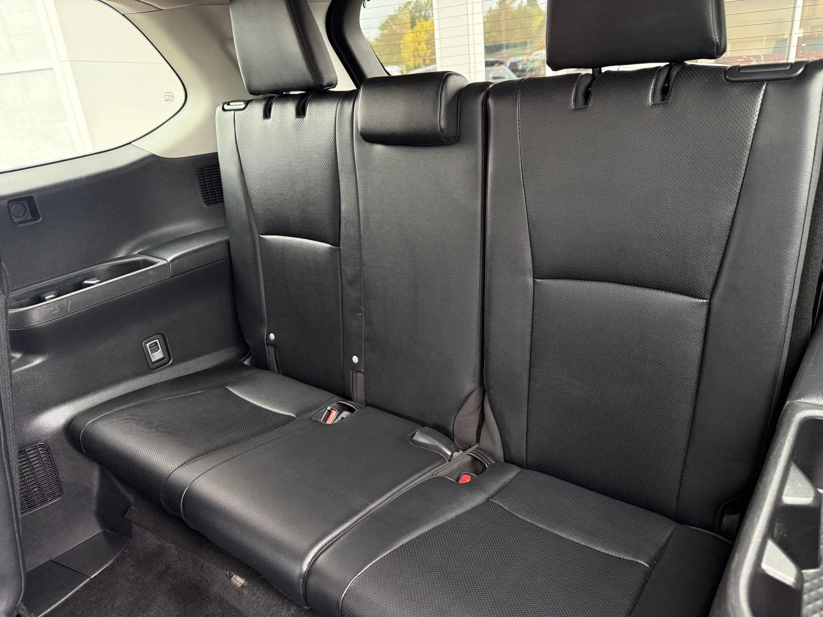 Used 2025 Midnight Black Metallic Toyota XLE image 21