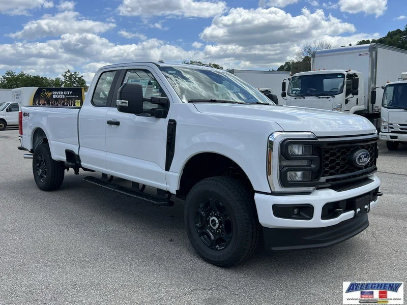 New 2026 Oxford White Ford F-350® XL image 4