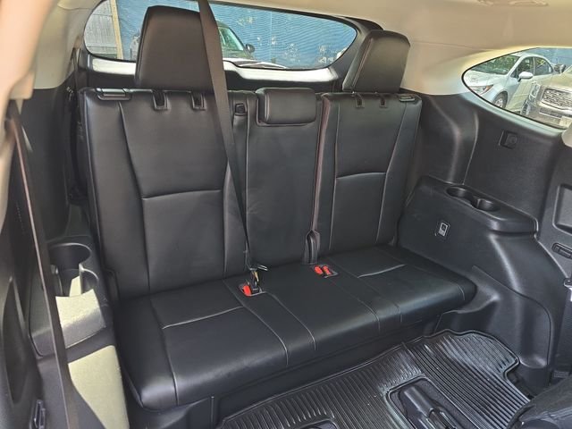 Used 2023  Toyota XLE image 12