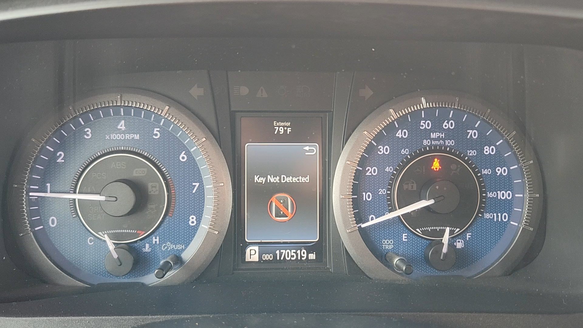 Used 2016 Predawn Gray Mica Toyota XLE Premium image 11