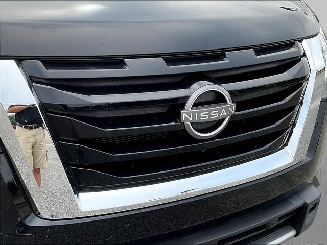 Used 2024 Black Nissan SL image 34