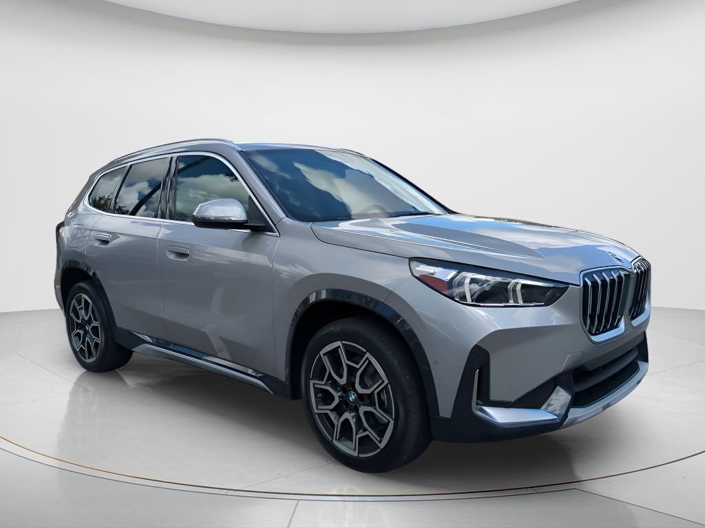 Used 2026 Silver BMW xDrive28i image 4