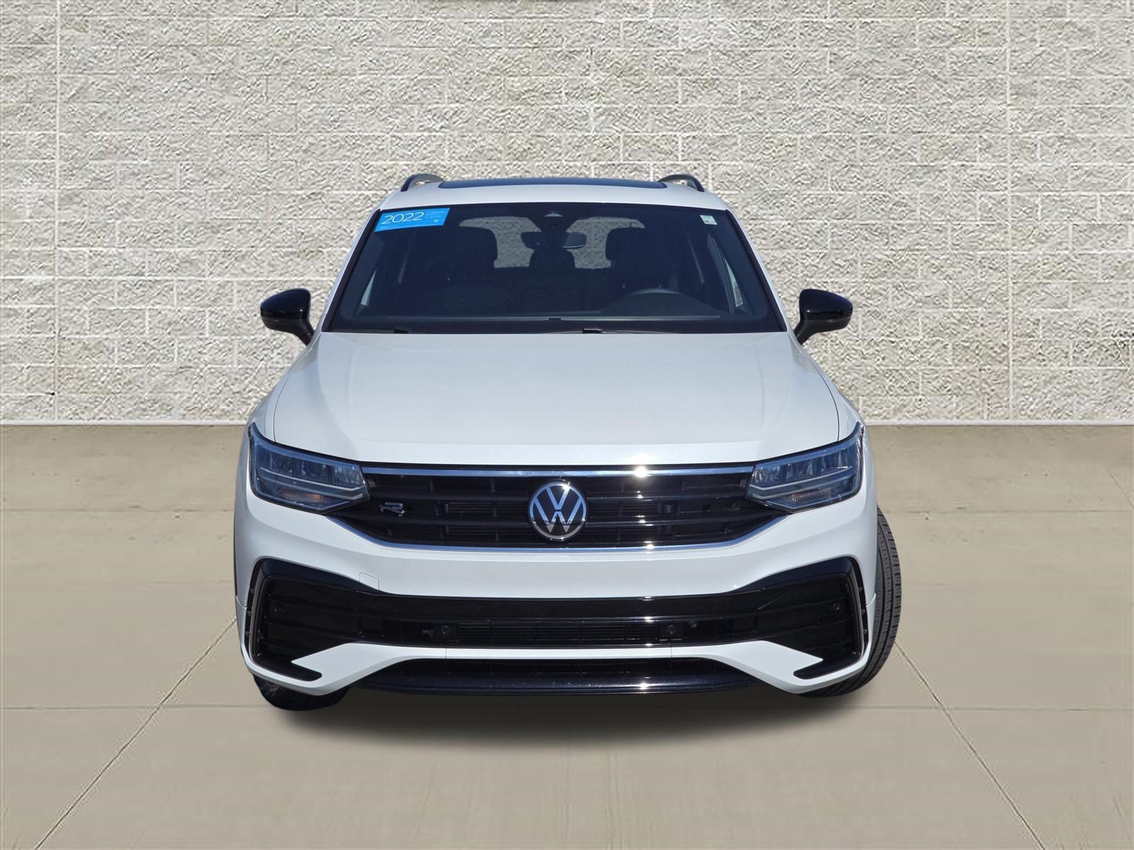 Certified Used 2022 Oryx White Pearl Volkswagen SE R-Line Black image 2