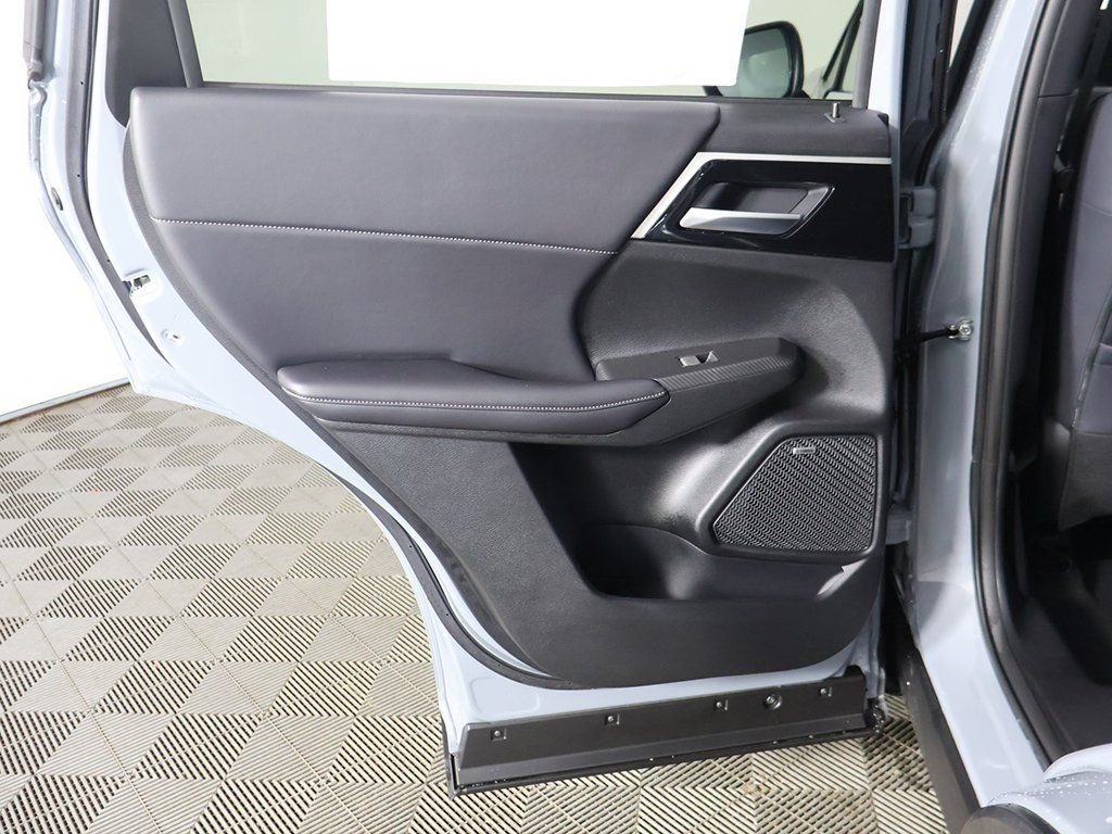 New 2026 Gray Mitsubishi SE image 27