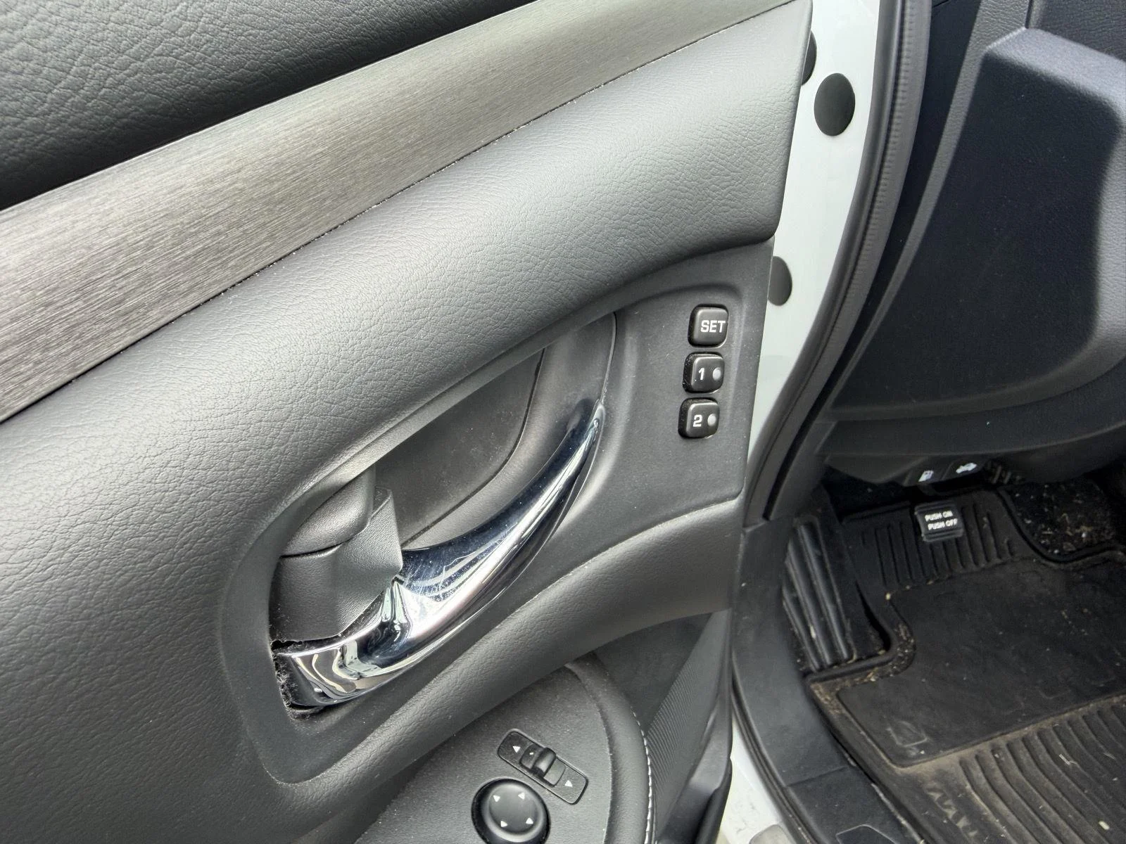 Certified Used 2023 Pearl White Tricoat Nissan SL image 3