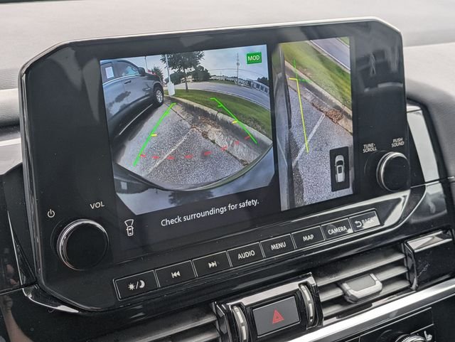 Used 2023 Black Nissan SL image 22