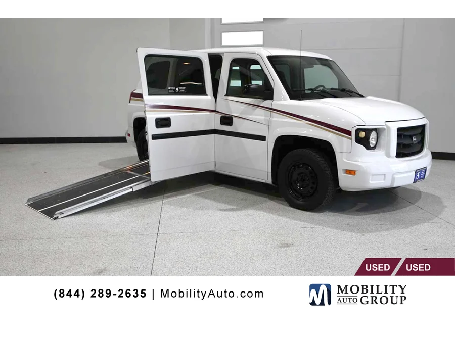 Used 2014 WHITE VPG DX Mobility Handicap Van image 1