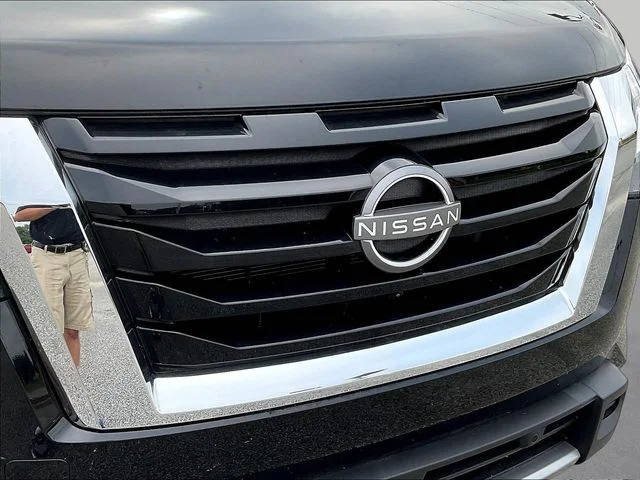 Used 2024 Black Nissan SL image 34
