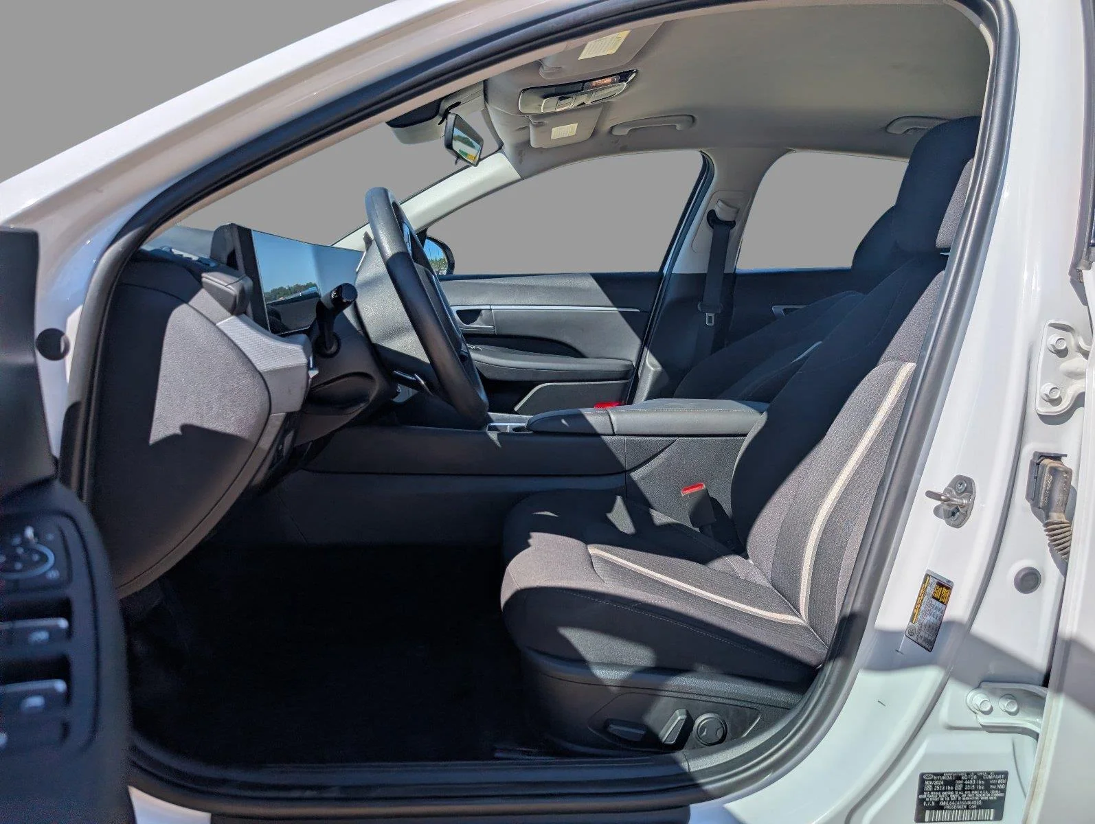 Used 2025 Serenity White Hyundai SEL image 17