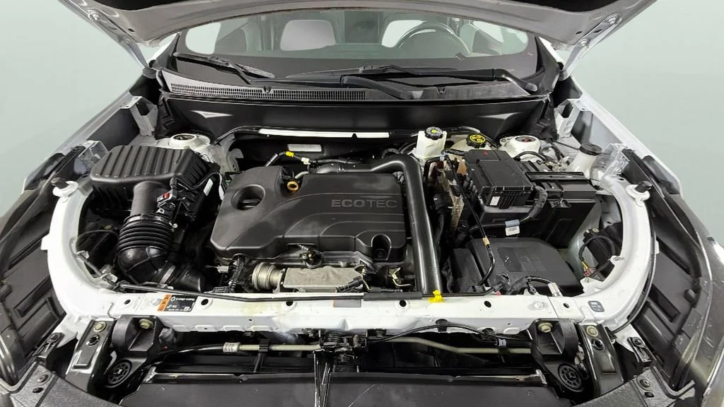 Used 2021 SUMMIT WHITE Chevrolet LT image 49