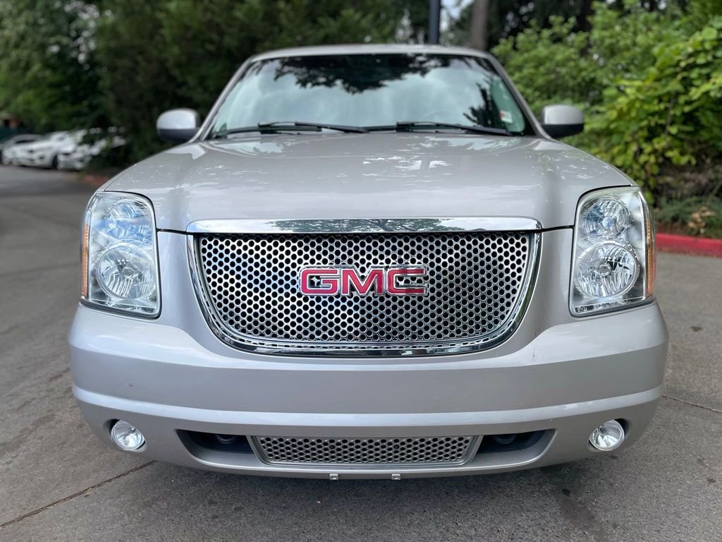 Used 2007 Silver Birch Metallic GMC Denali image 6