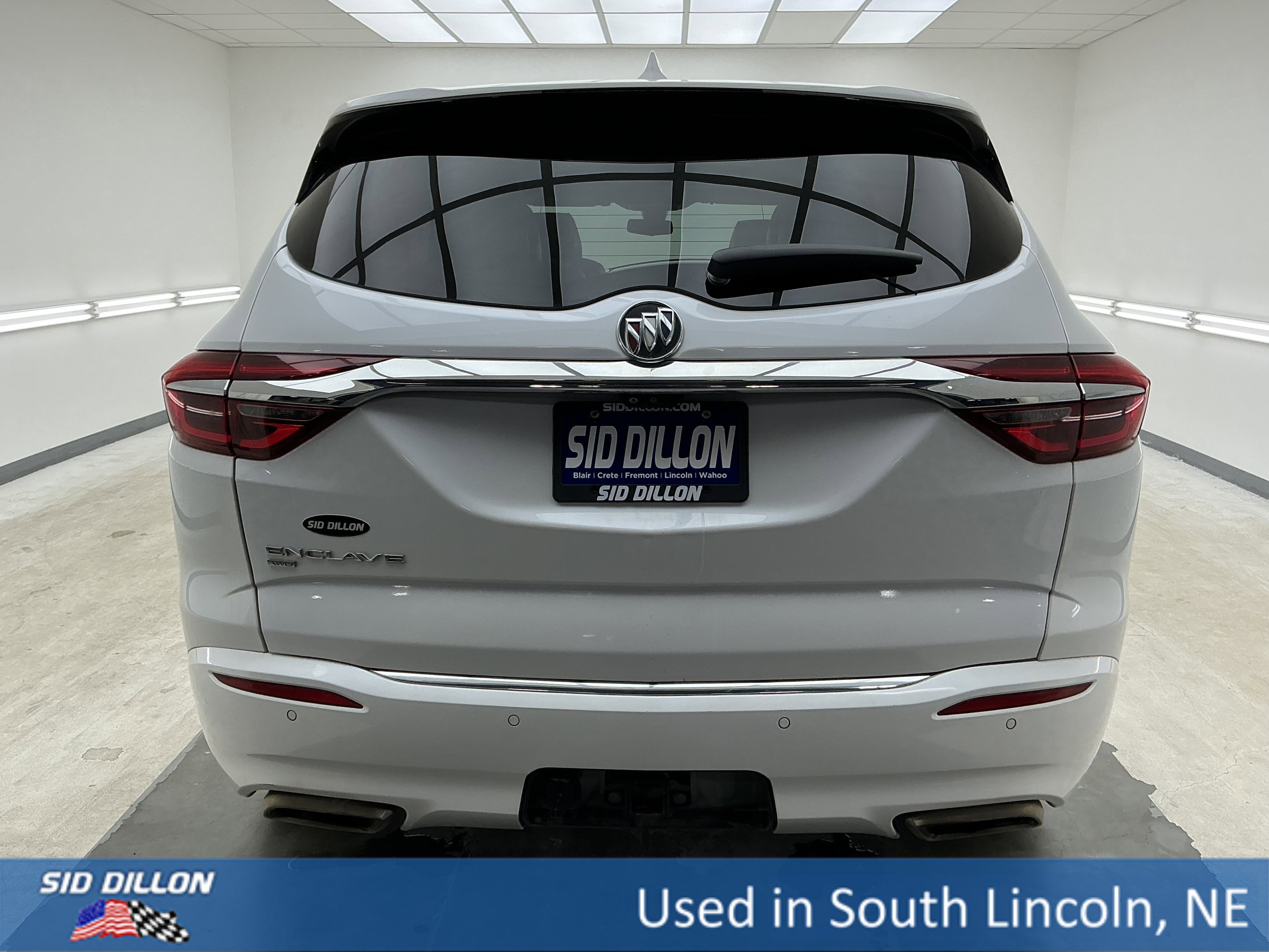 Used 2020 White Frost Tricoat Buick Avenir image 5
