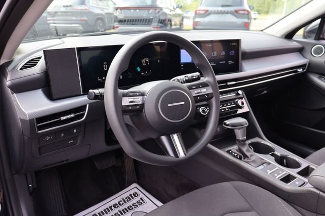 Used 2026 Blue Hyundai SE image 12