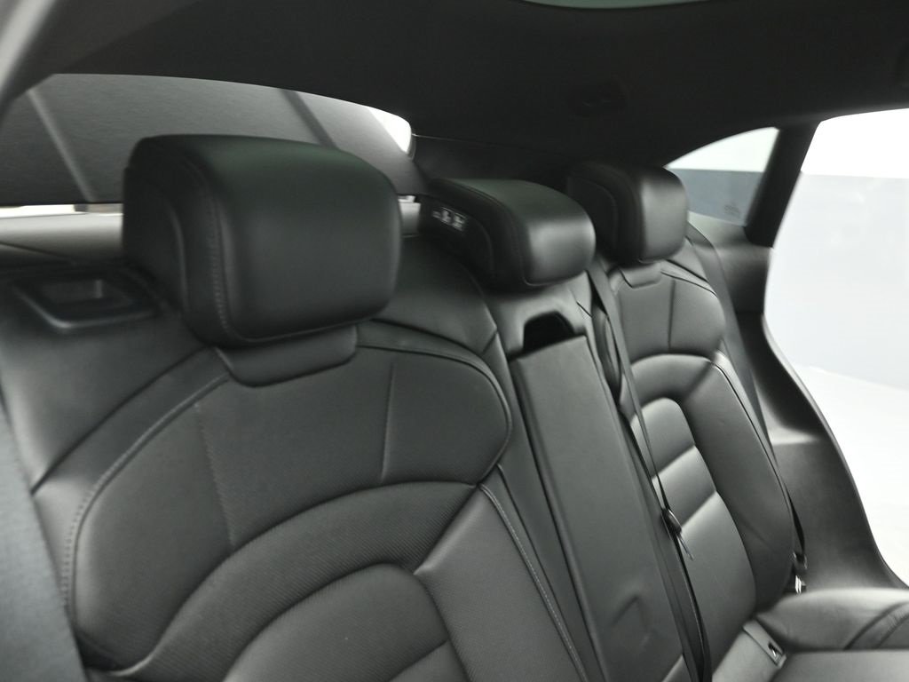 2024 PORSCHE TAYCAN - Image 25