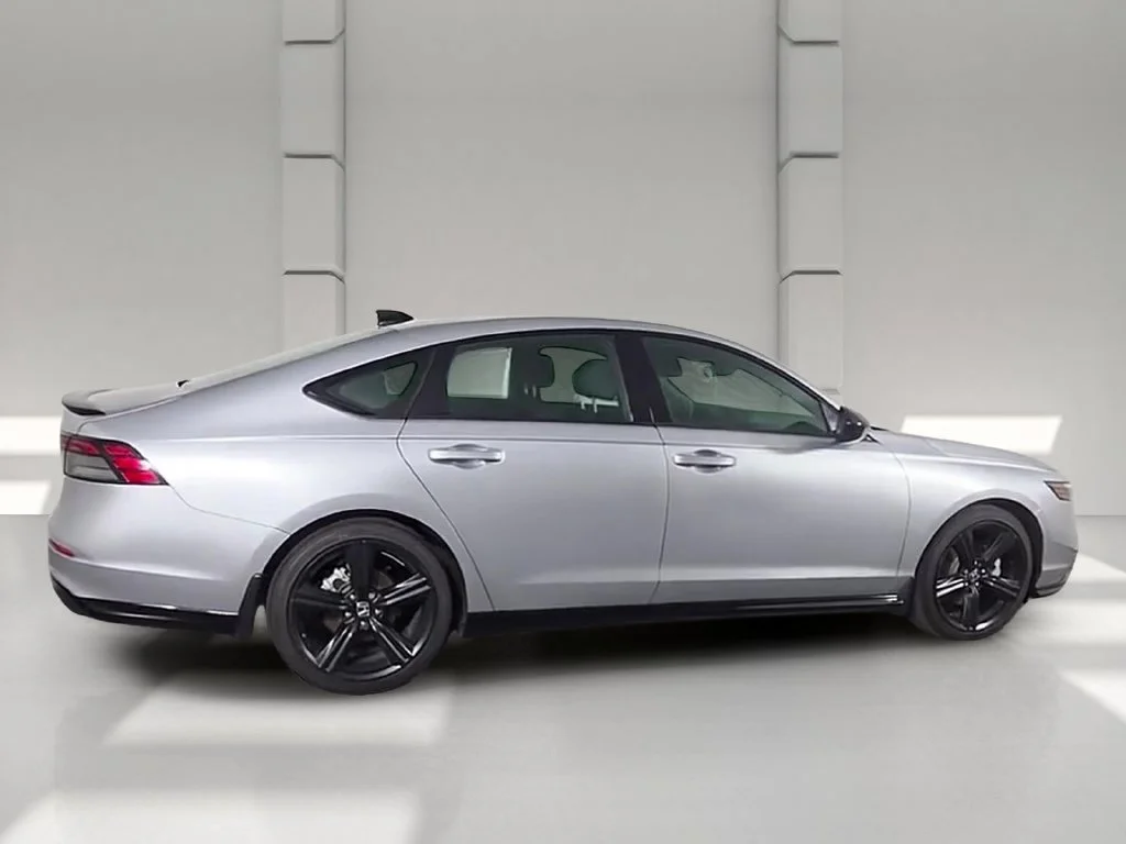Used 2025 Solar Silver Metallic Honda Sport-L image 39